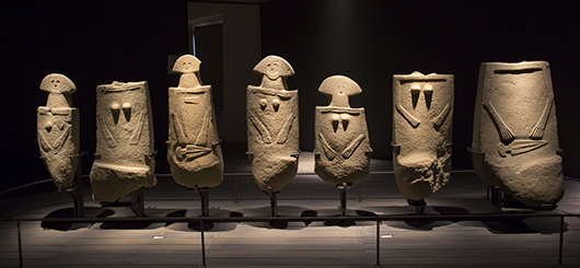 The Stele Statues